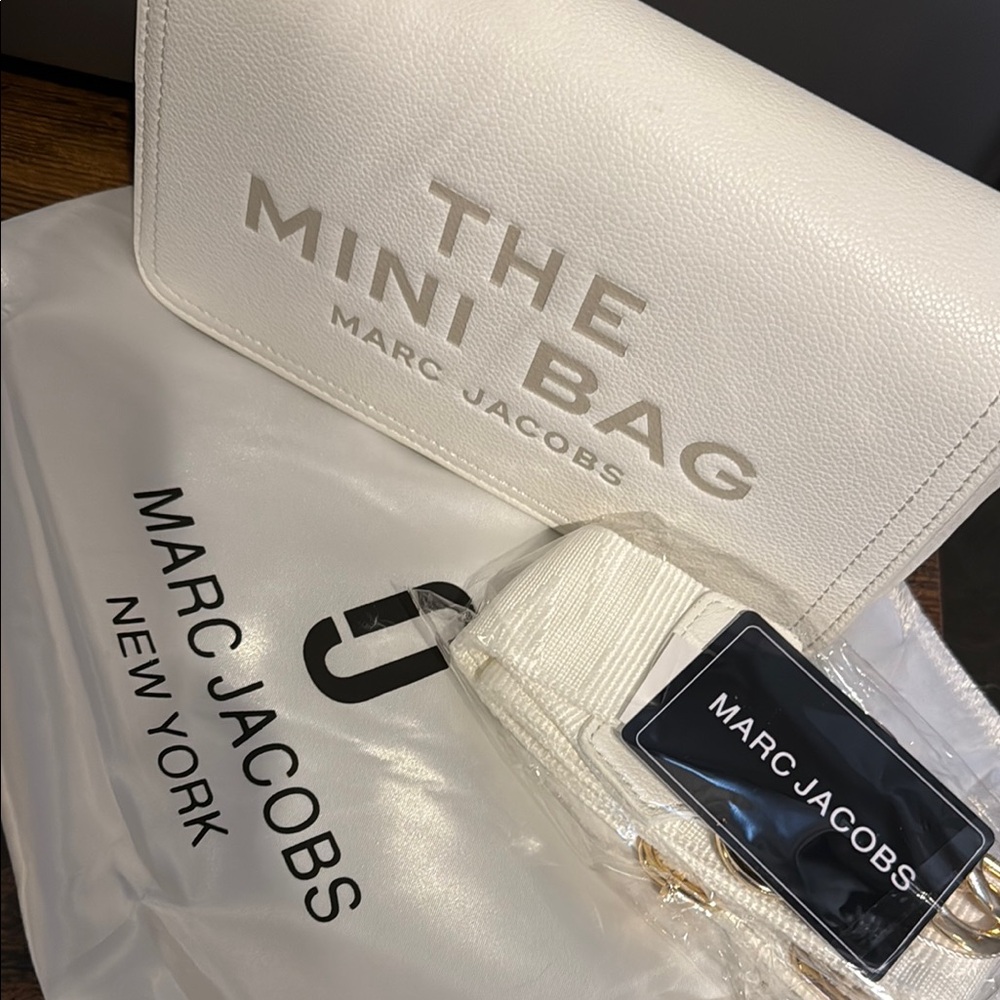 Marc Jacobs White Mini Bag Chic and Compact